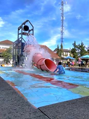 PUNCAK VILLAGE HOTEL & KAMPUNG MAIN ANAK