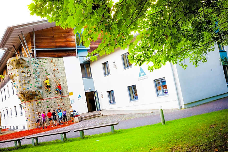 Jugendherberge Garmisch-Partenkirchen - membership required!