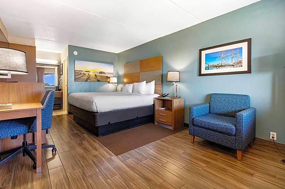 Clarion Pointe Galveston - Beachfront