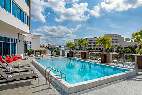 Aloft Tampa Downtown