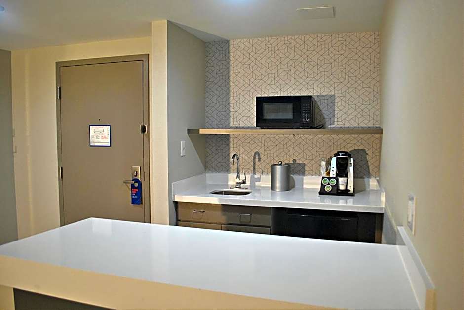 Holiday Inn Express Hotel & Suites Dover By IHG
