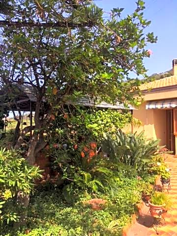 Stanza in Villa con giardino vista mare