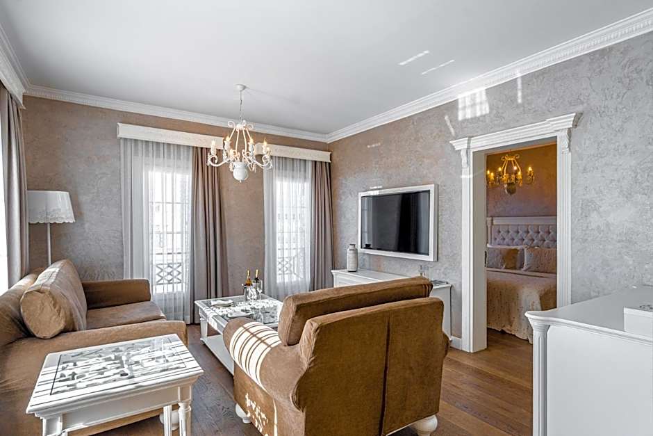 Ena Boutique Hotel & Residences