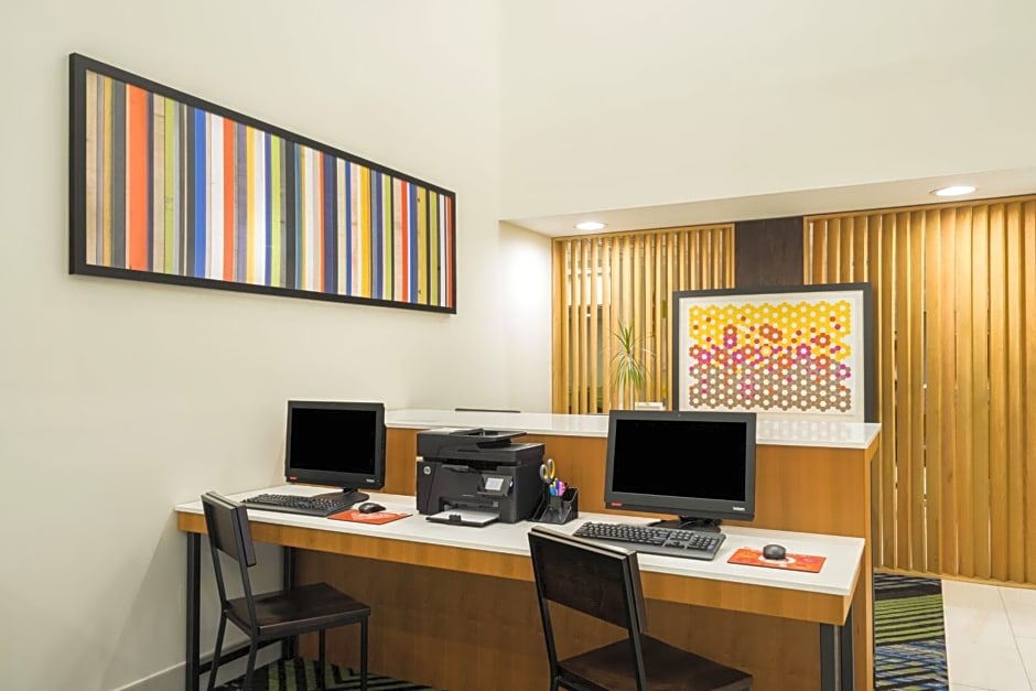 Holiday Inn Express Hotel & Suites Louisville East By IHG