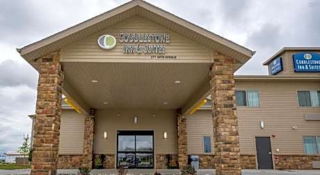 Cobblestone Inn and Suites Sheldon