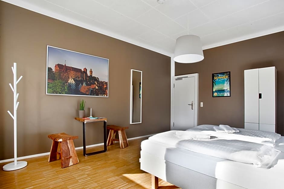 Five Reasons Hostel & Hotel