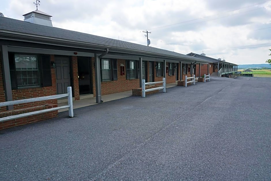 Harvest Drive Family Inn - Renovated Rooms