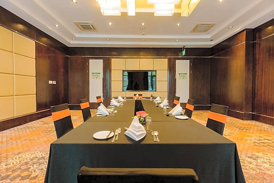 Crowne Plaza Nairobi Airport by IHG