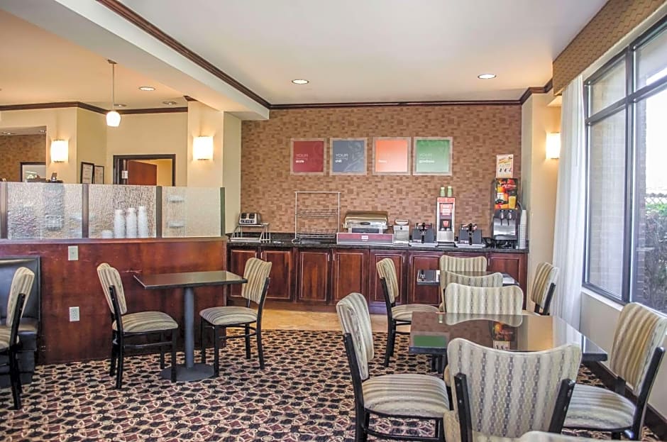 Comfort Suites North Mobile