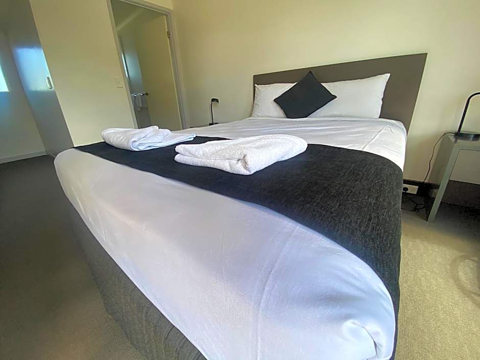 Dooley's Tavern & Motel Springsure