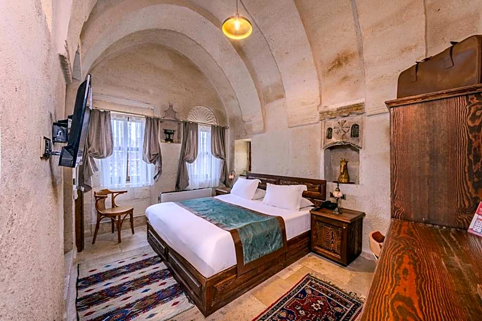Cappa Via Cave Hotel