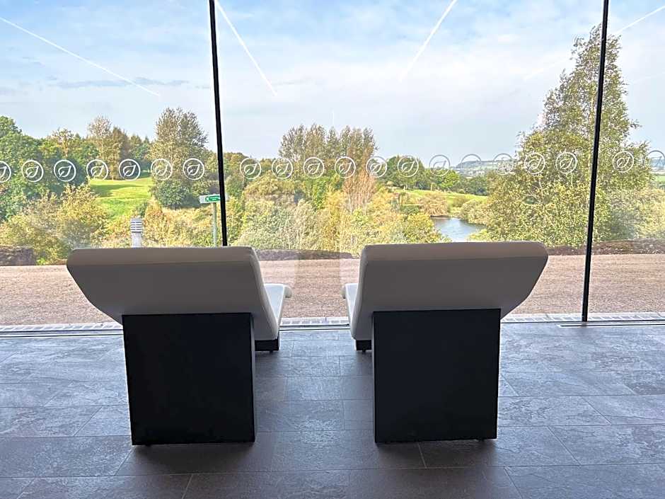 Hellidon Lakes Hotel