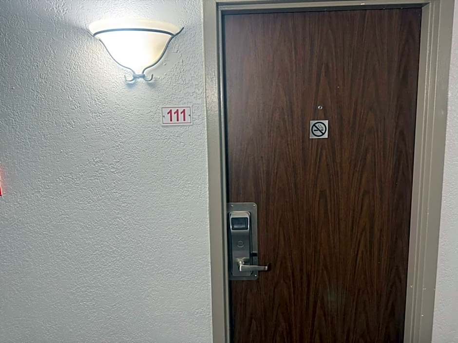 Express Inn & Suites