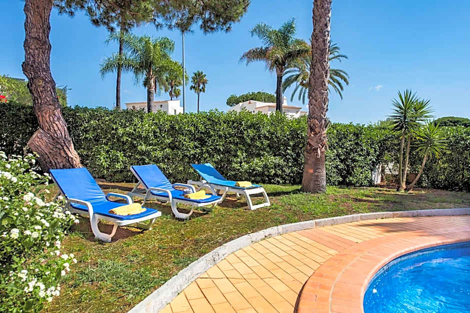 Exclusive Retreat in Vilamoura, private pool, off-street parking, Free AC wifi