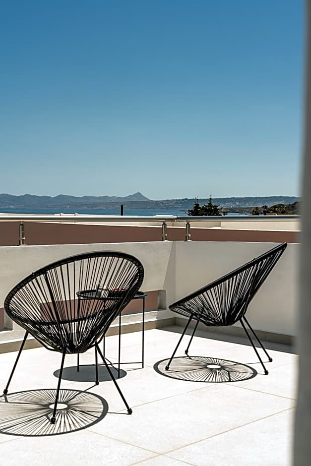 Thelèsi Apartments, 100m from the beach