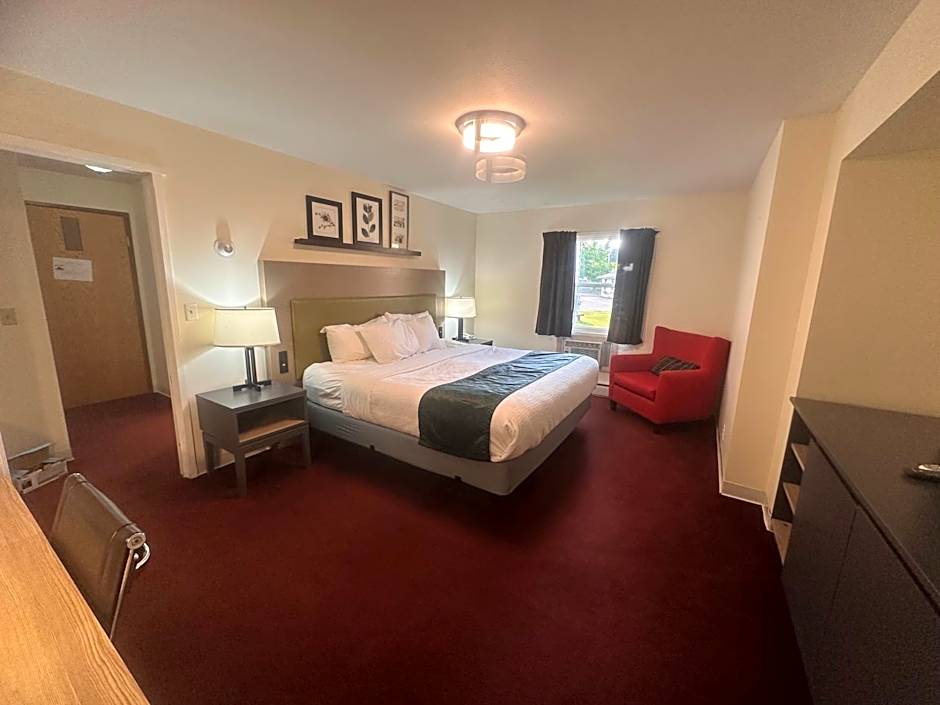 Pictured Rocks Inn and Suites