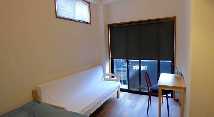 Guesthouse Hyakumanben Cross