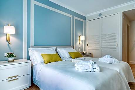 Superior Double or Twin Room with Terrace and Lake View
