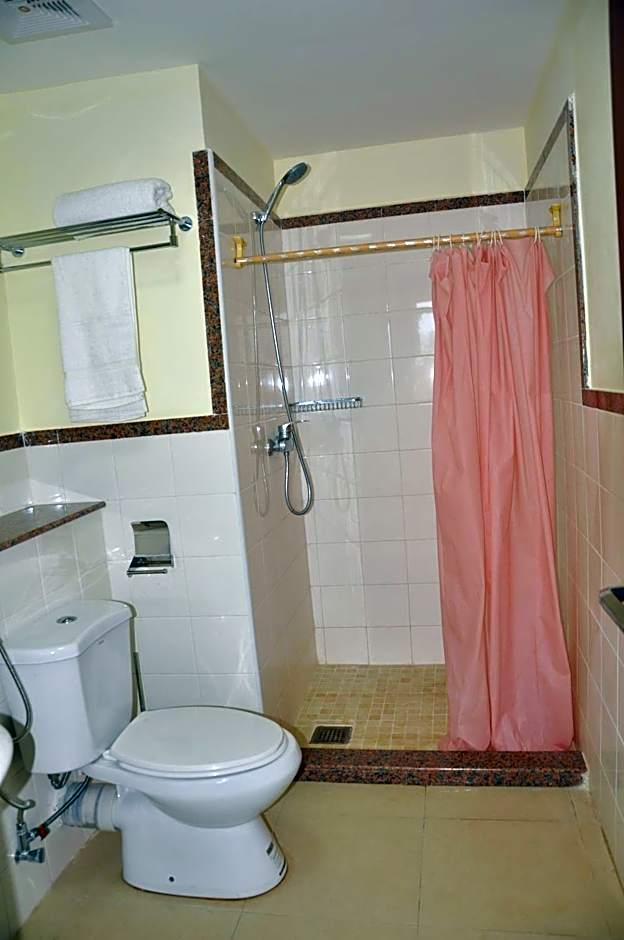 Luwa Evergreen Hotel