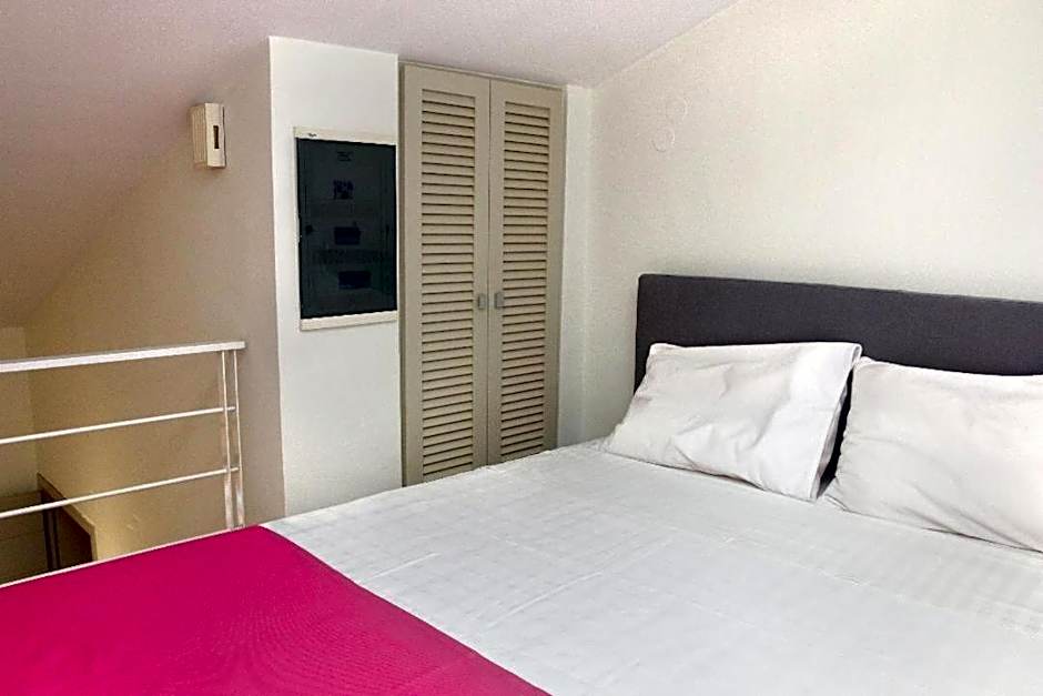 VIVIAN Art Apartments