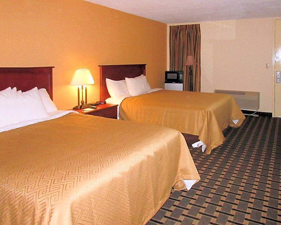 Econo Lodge Inn & Suites Brookings