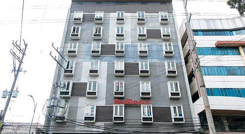 RedDoorz Plus @ Kamuning Quezon City