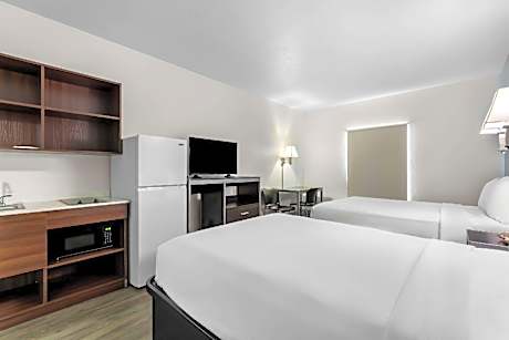 2 Double Beds Efficiency Nonsmoking