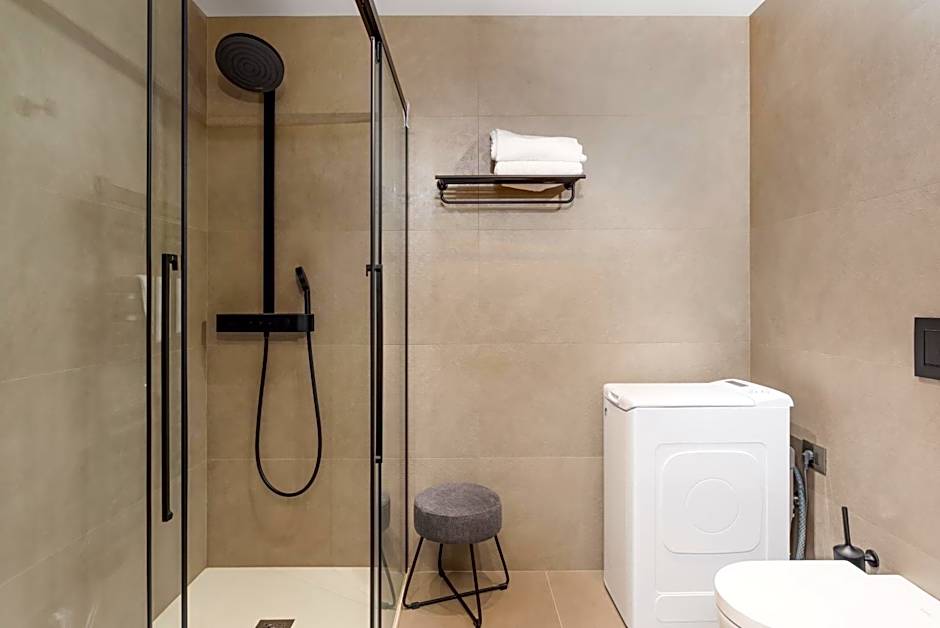 Q71 TIMELESS SUITES