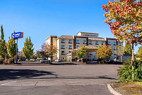 Comfort Inn & Suites Salem Northeast
