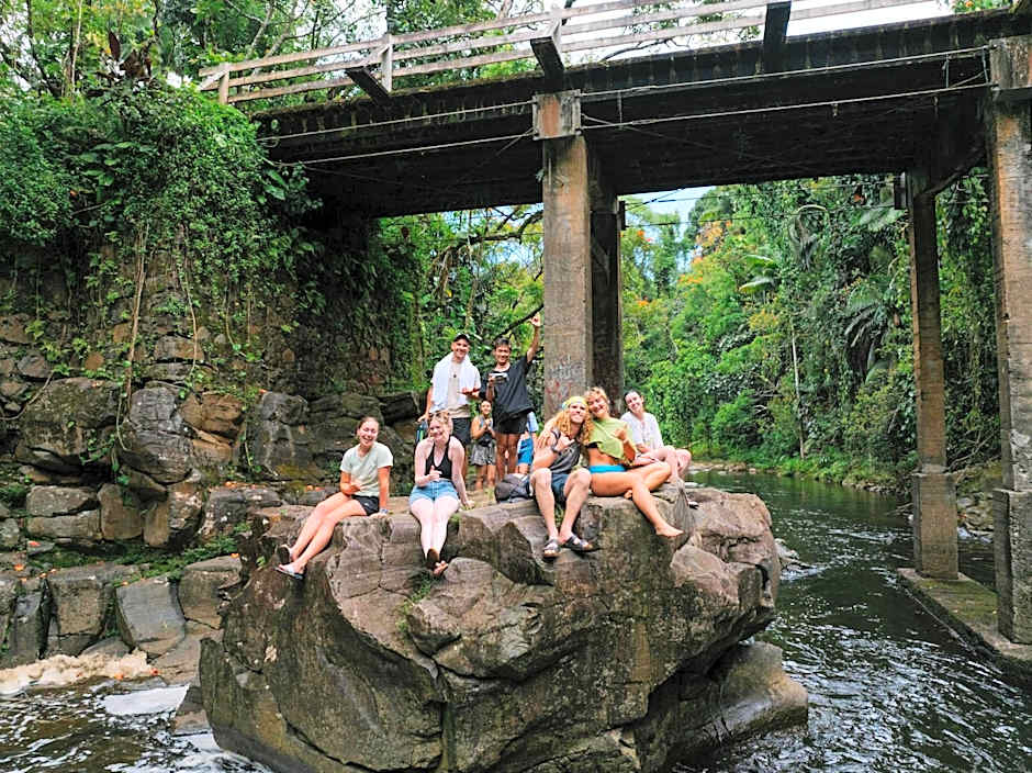 Howzit Hostels Hawaii
