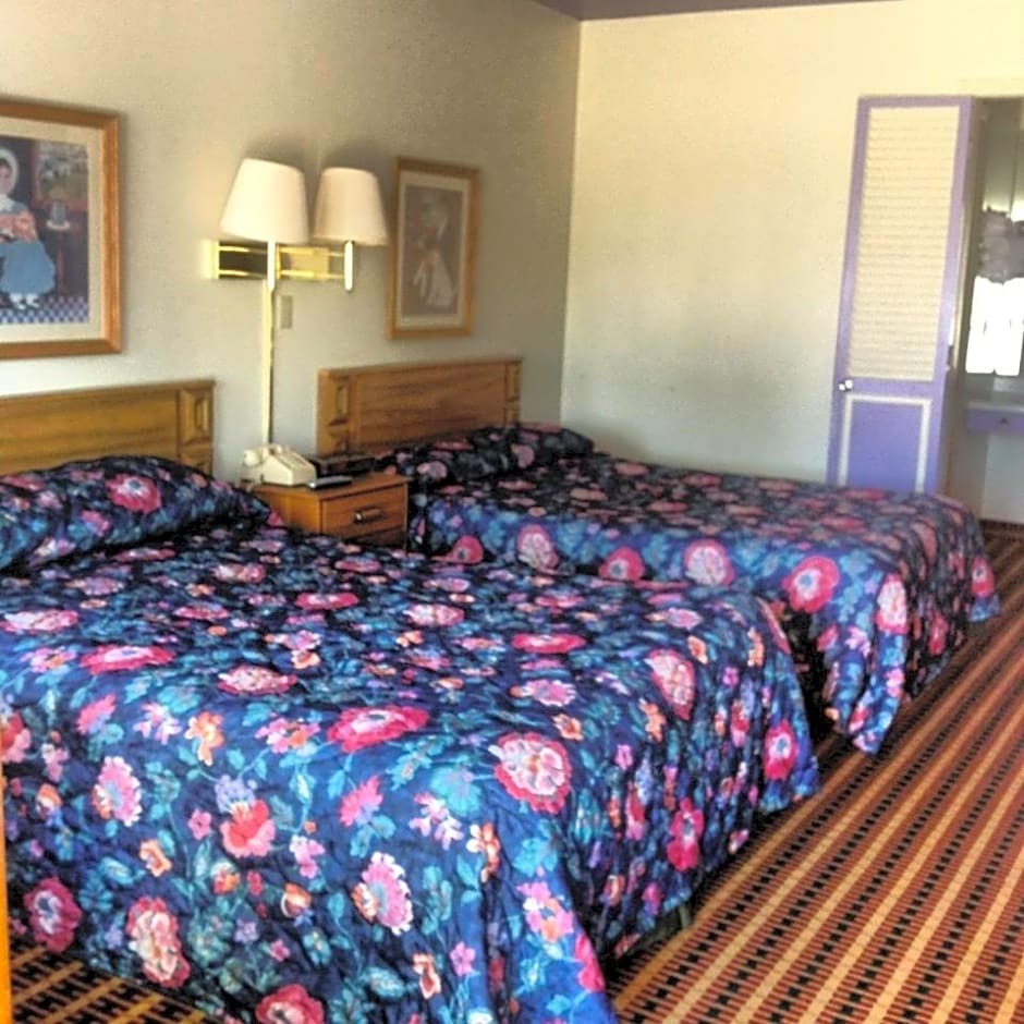 Relax Inn - Shelby