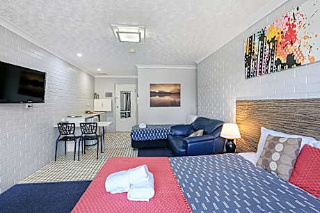 Queen Double with another Queen Double