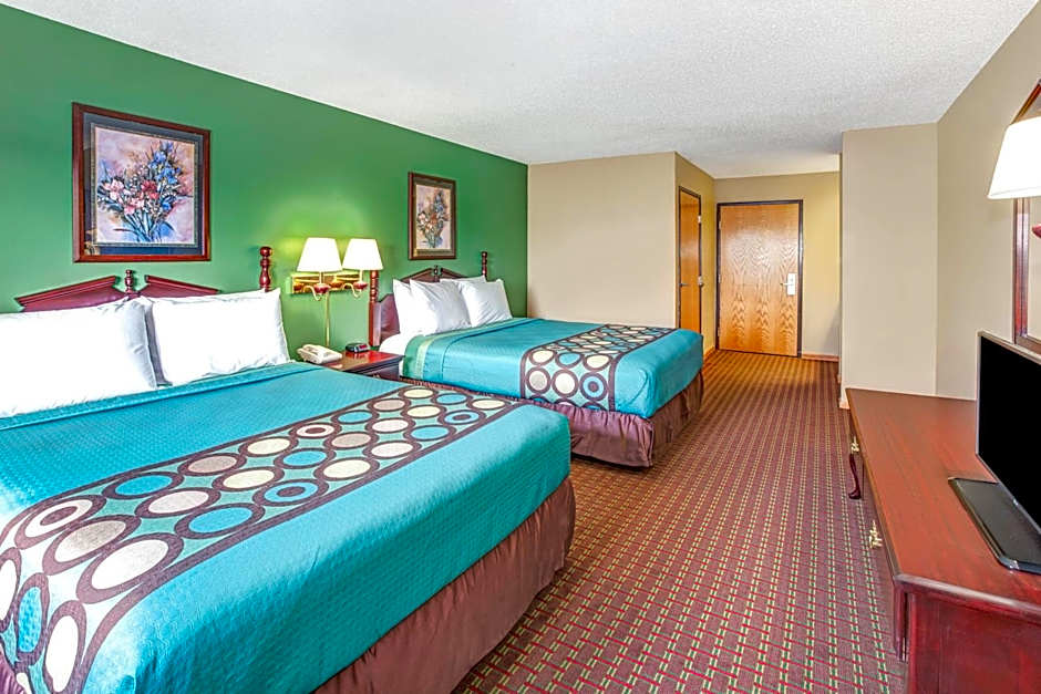 Photo 1 of 4 of 2 Queen Beds