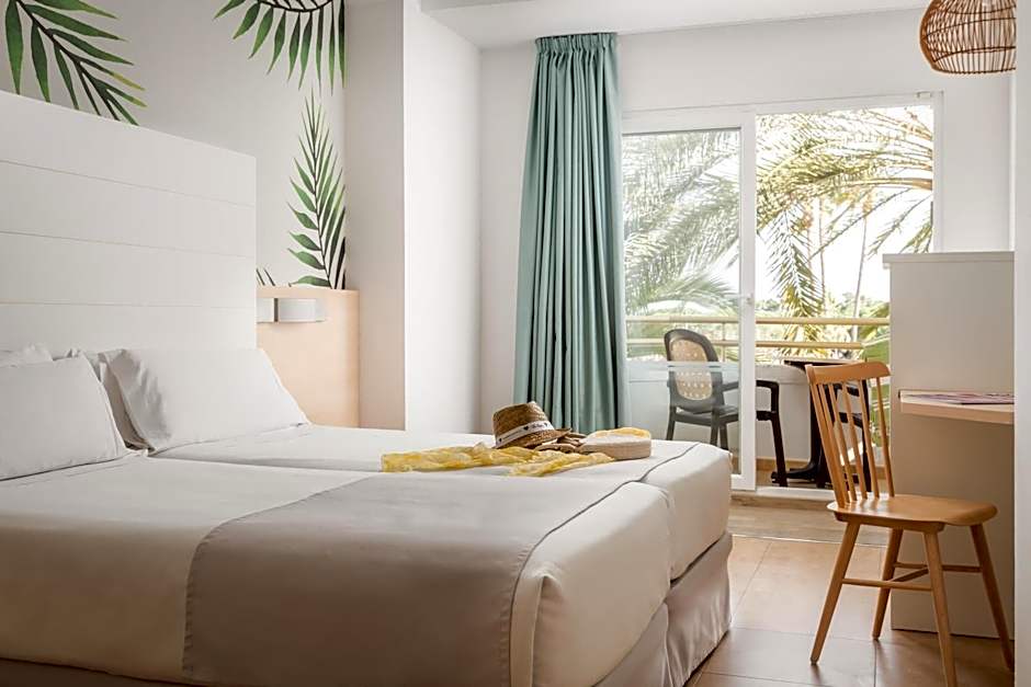 Photo 1 of 7 of 1 Double Bed or 2 Beds, Pool / Sea View, Balcony
