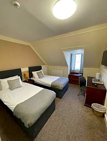 Twin Room with Private Bathroom