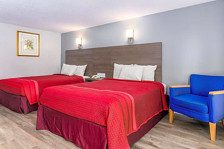 Captains Quarters Motel & Conference Center