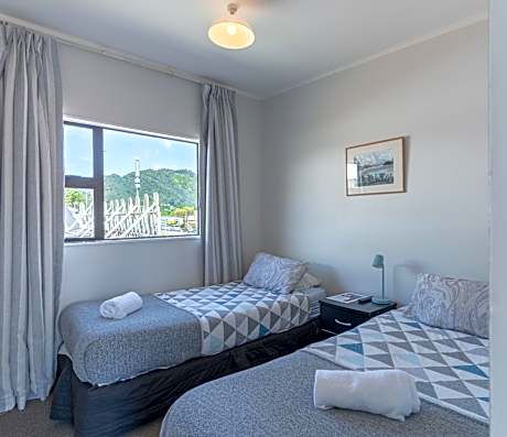 Twin Room with Private Bathroom