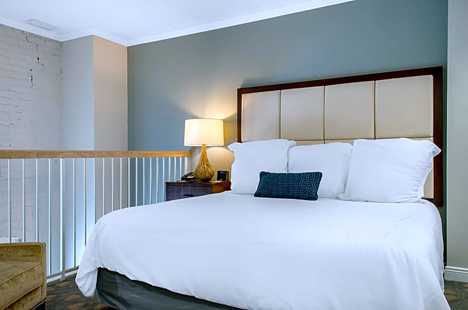 THE RIVERFRONT HOTEL NEW ORLEANS
