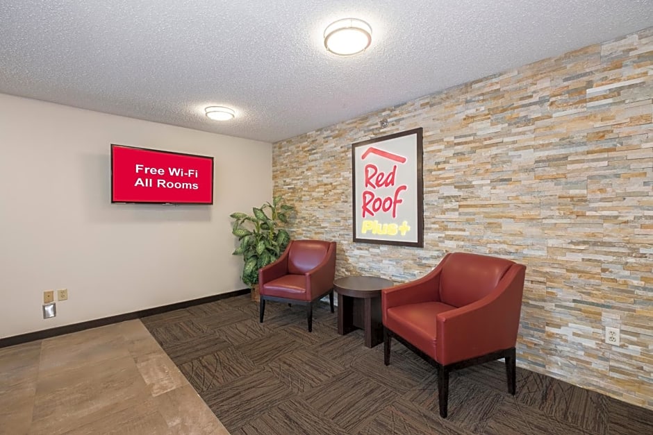 Red Roof PLUS & Suites Opelika