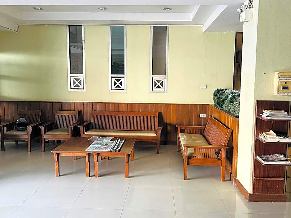 Pakchong Town Hotel