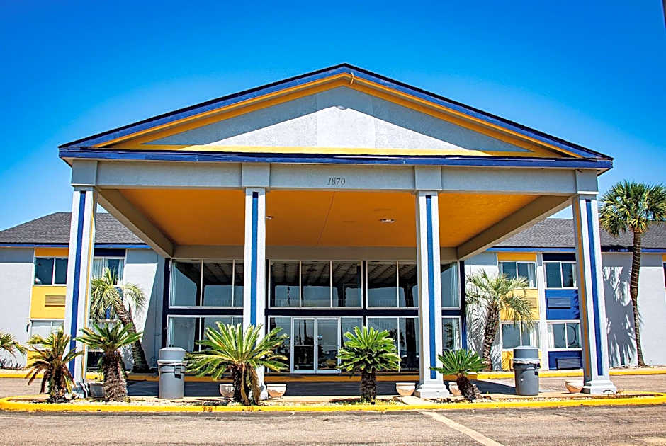 Super 8 by Wyndham Biloxi