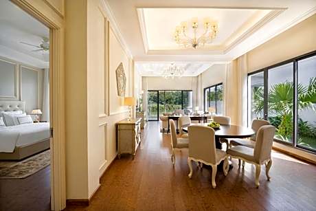 The Level Three-Bedroom Villa with Lake View and Private Pool