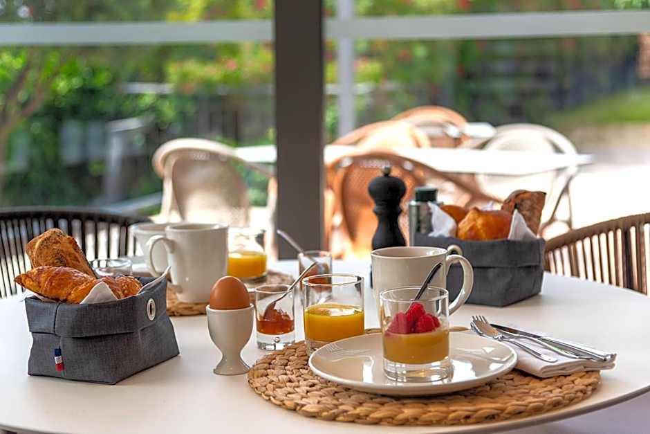 Zenitude Hotel la Valadiere, an Ascend Collection Hotel