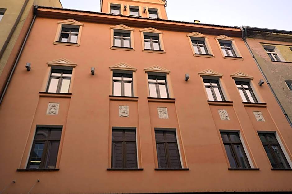 SleepWell Apartments