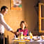 Hotel Babylon Dades