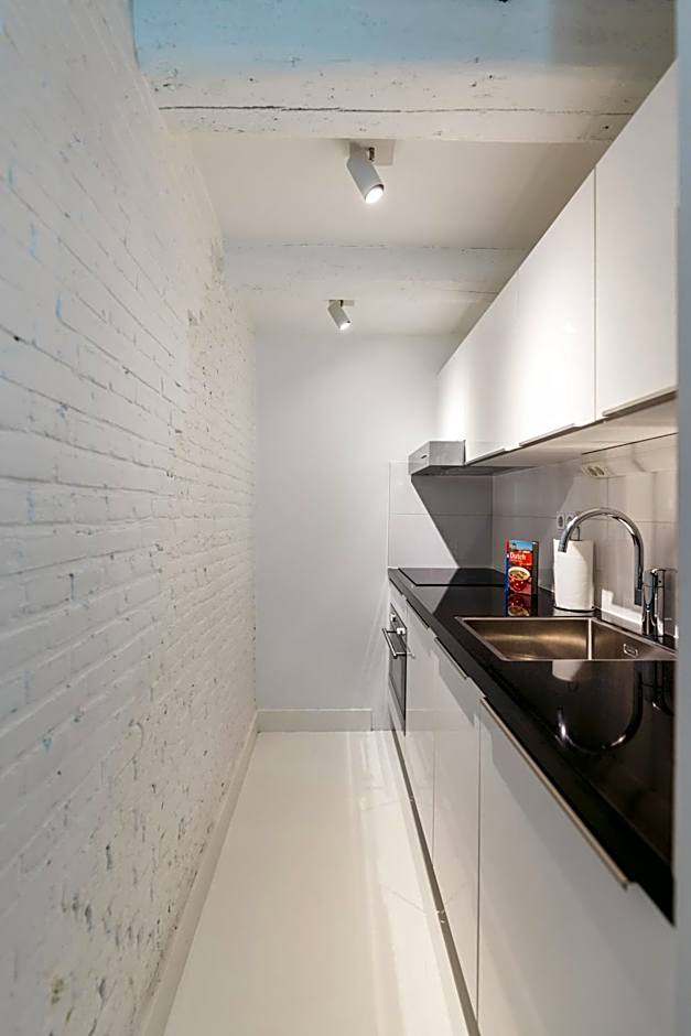 YAYS Amsterdam Salthouse Canal by Numa