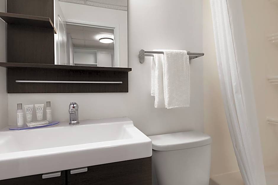 Howard Johnson by Wyndham Grande Prairie