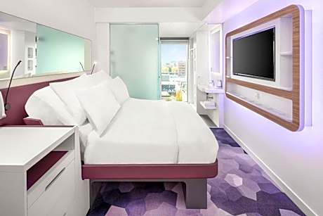 Premium Queen Room