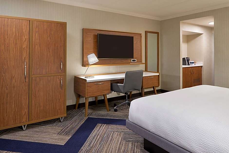 Four Points by Sheraton Windsor Downtown