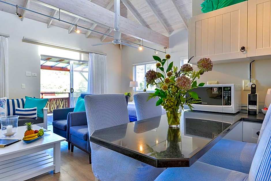 Singing Kettle Beach Lodge